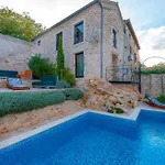 Jardin By Guide Willa Tkon