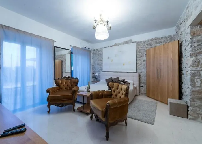 Jardin By Guide Villa Tkon