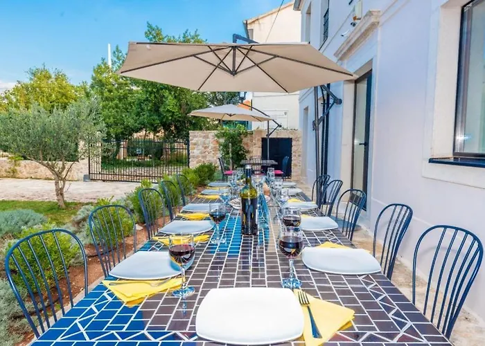 Jardin By Guide Villa