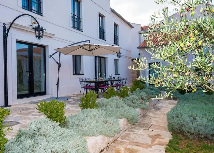 Villa Jardin By Guide Tkon