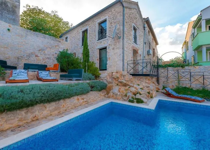 Jardin By Guide Villa Tkon